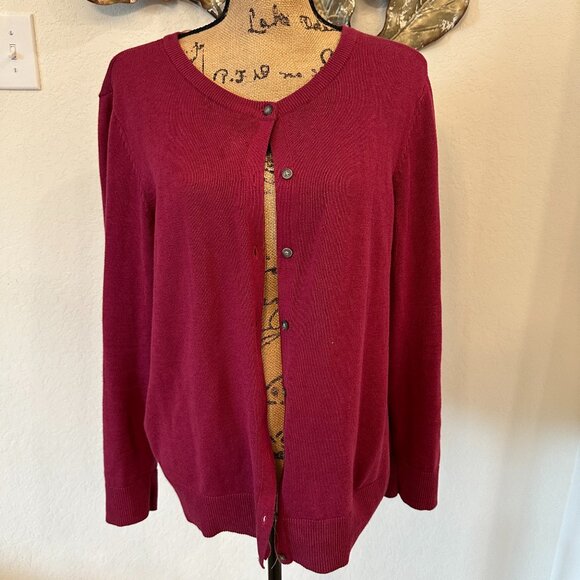 Croft & Barrow Women’s XL Button Front Cardigan Sweater – Burgundy - Picture 2 of 3